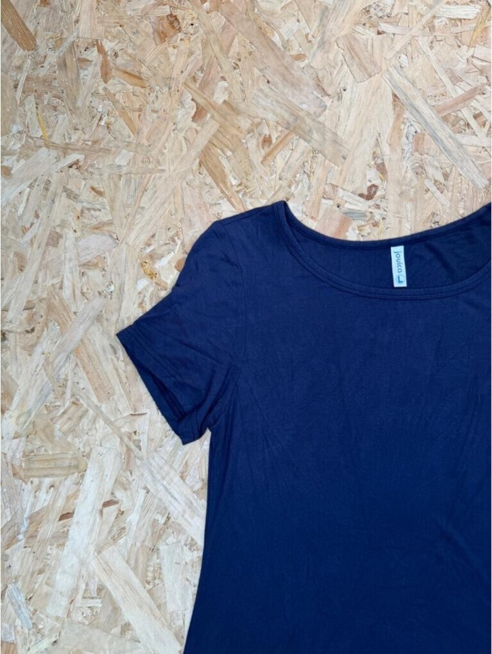 Jouica Women's Navy Blue Asymmetrical Hem T-Shirt Top Size L Button Accent - Picture 4 of 14